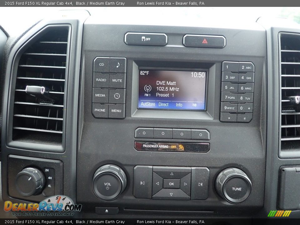 Controls of 2015 Ford F150 XL Regular Cab 4x4 Photo #17