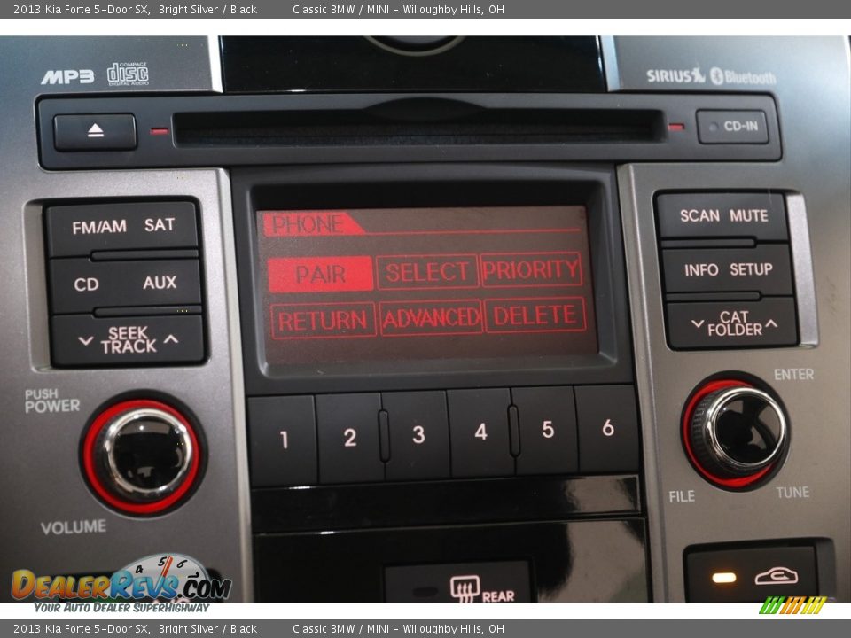 Controls of 2013 Kia Forte 5-Door SX Photo #10