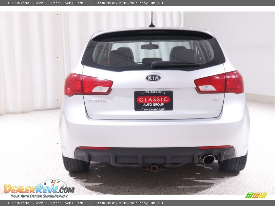 2013 Kia Forte 5-Door SX Bright Silver / Black Photo #16