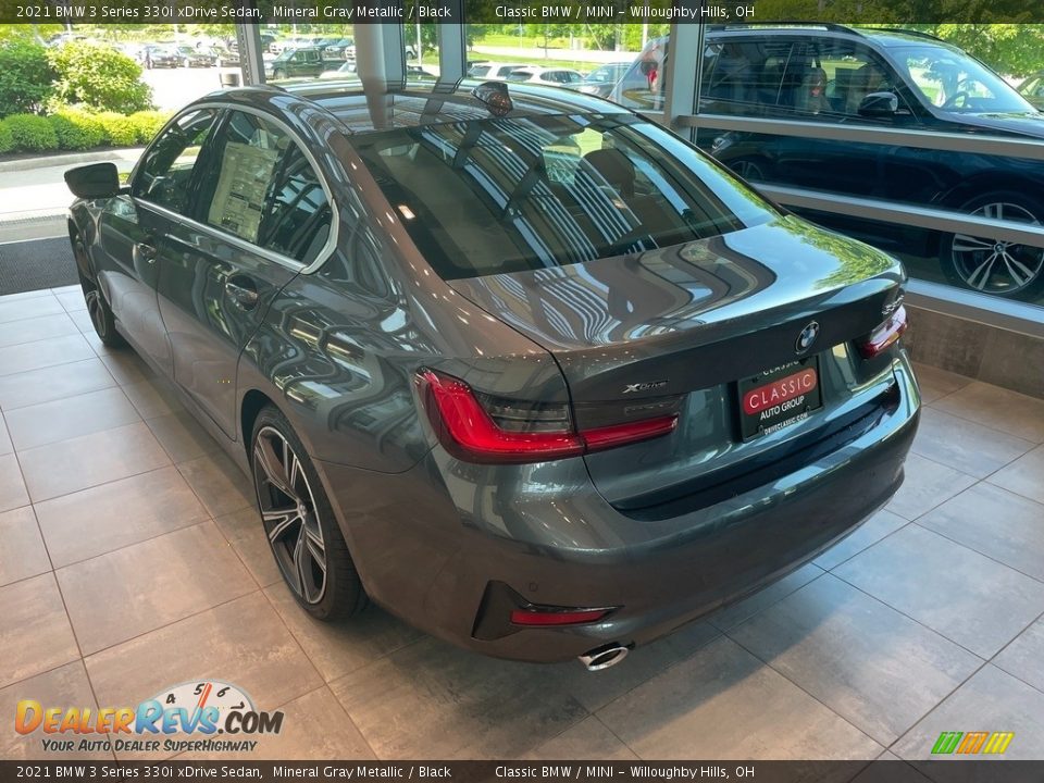 2021 BMW 3 Series 330i xDrive Sedan Mineral Gray Metallic / Black Photo #2