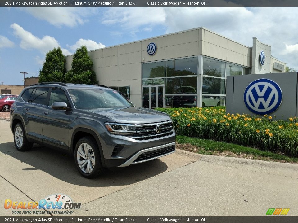 Front 3/4 View of 2021 Volkswagen Atlas SE 4Motion Photo #1