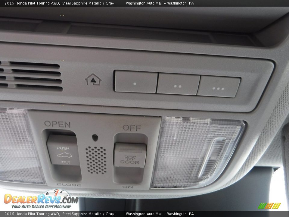 Controls of 2016 Honda Pilot Touring AWD Photo #25