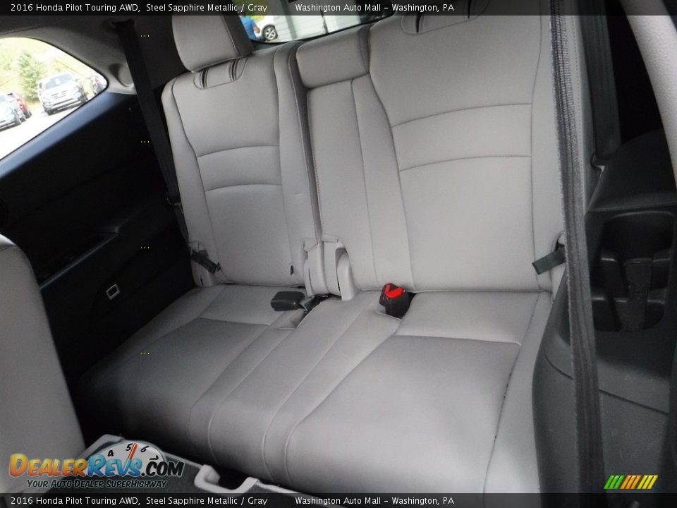 Rear Seat of 2016 Honda Pilot Touring AWD Photo #29