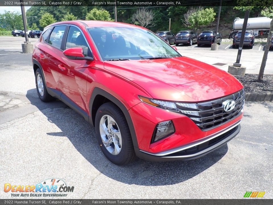 2022 Hyundai Tucson SE Calypso Red / Gray Photo #3