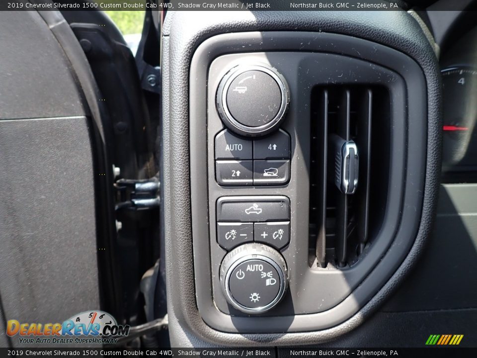 2019 Chevrolet Silverado 1500 Custom Double Cab 4WD Shadow Gray Metallic / Jet Black Photo #22