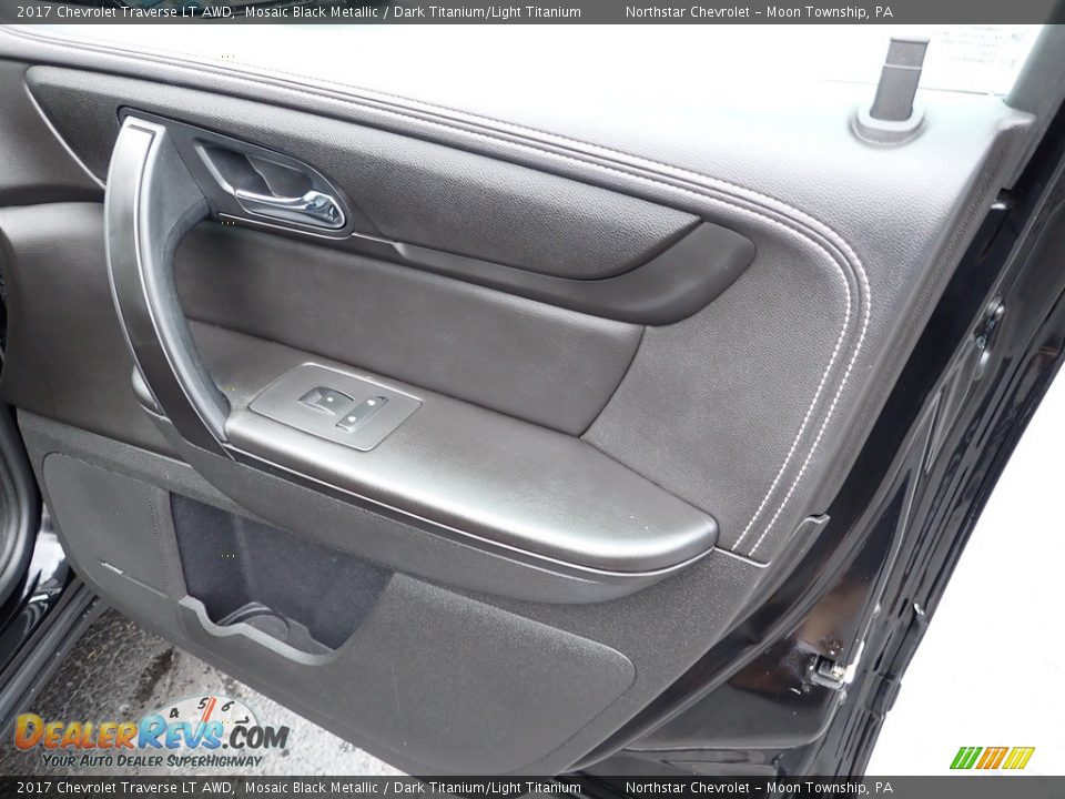 2017 Chevrolet Traverse LT AWD Mosaic Black Metallic / Dark Titanium/Light Titanium Photo #17