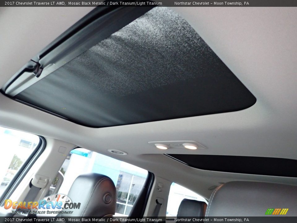 2017 Chevrolet Traverse LT AWD Mosaic Black Metallic / Dark Titanium/Light Titanium Photo #24
