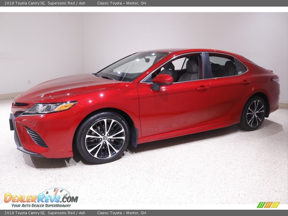 2019 Toyota Camry SE Supersonic Red / Ash Photo #3
