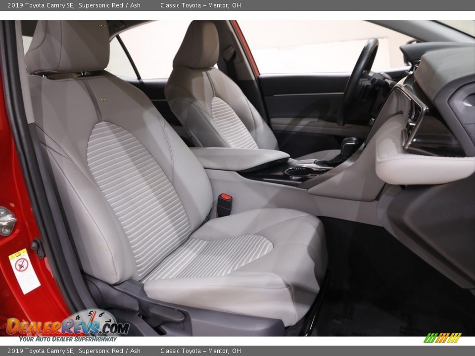 2019 Toyota Camry SE Supersonic Red / Ash Photo #13