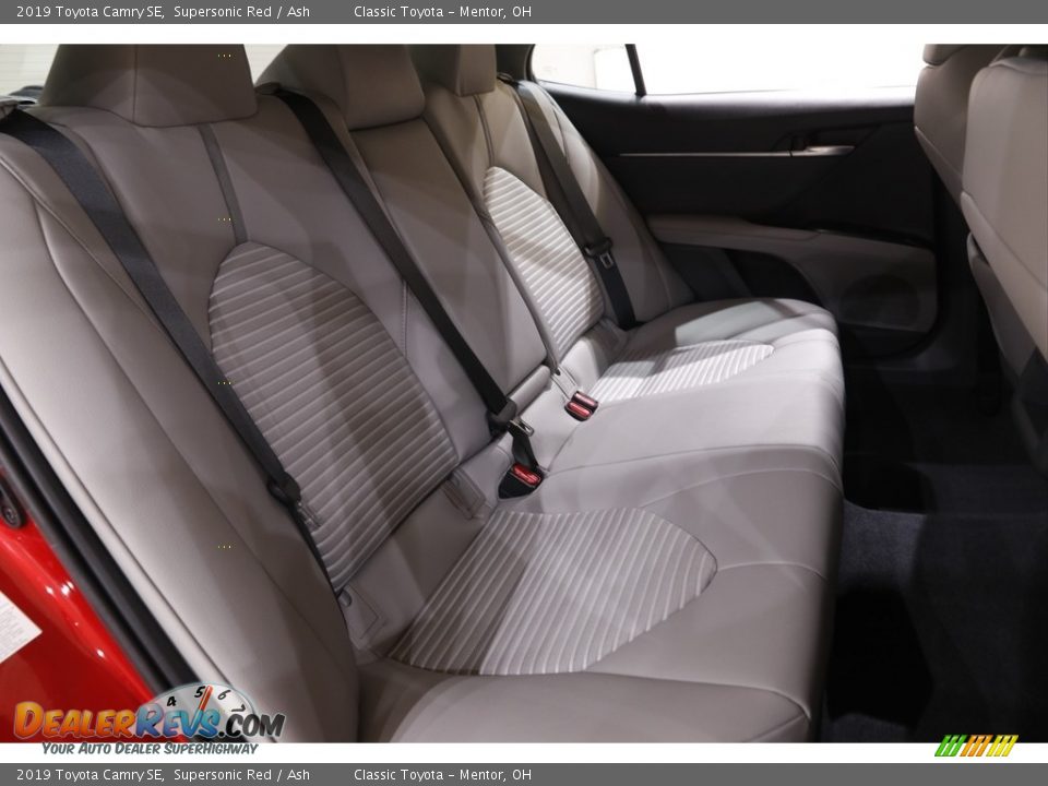 2019 Toyota Camry SE Supersonic Red / Ash Photo #14