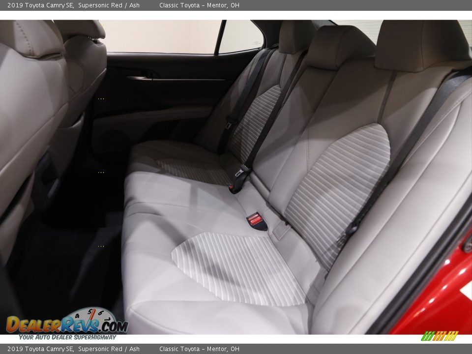 2019 Toyota Camry SE Supersonic Red / Ash Photo #15