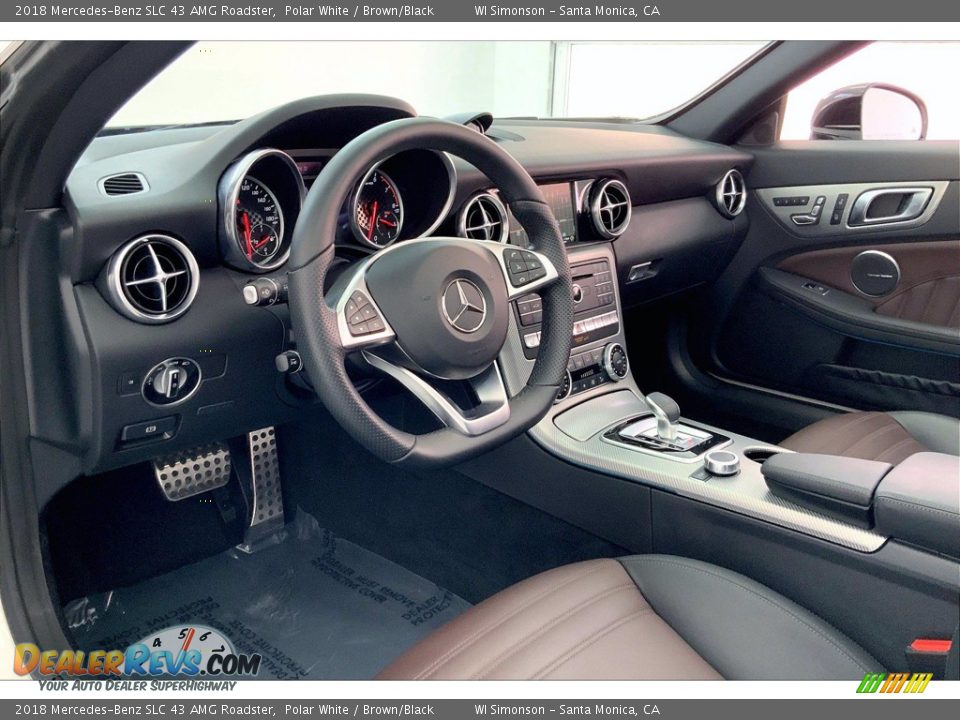 Dashboard of 2018 Mercedes-Benz SLC 43 AMG Roadster Photo #14