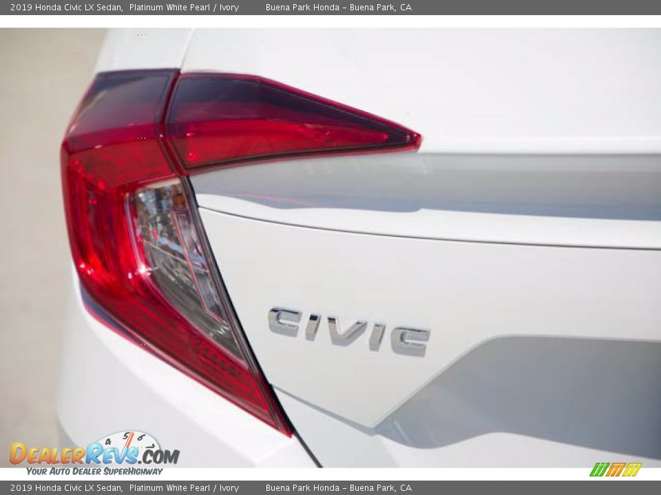 2019 Honda Civic LX Sedan Platinum White Pearl / Ivory Photo #12