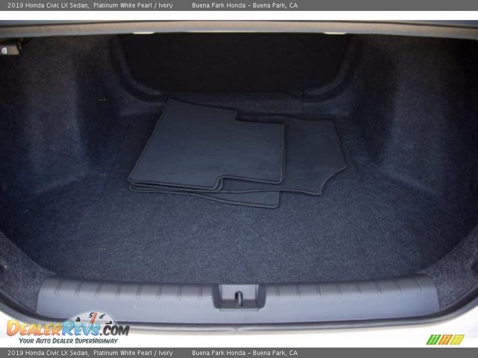 2019 Honda Civic LX Sedan Platinum White Pearl / Ivory Photo #20