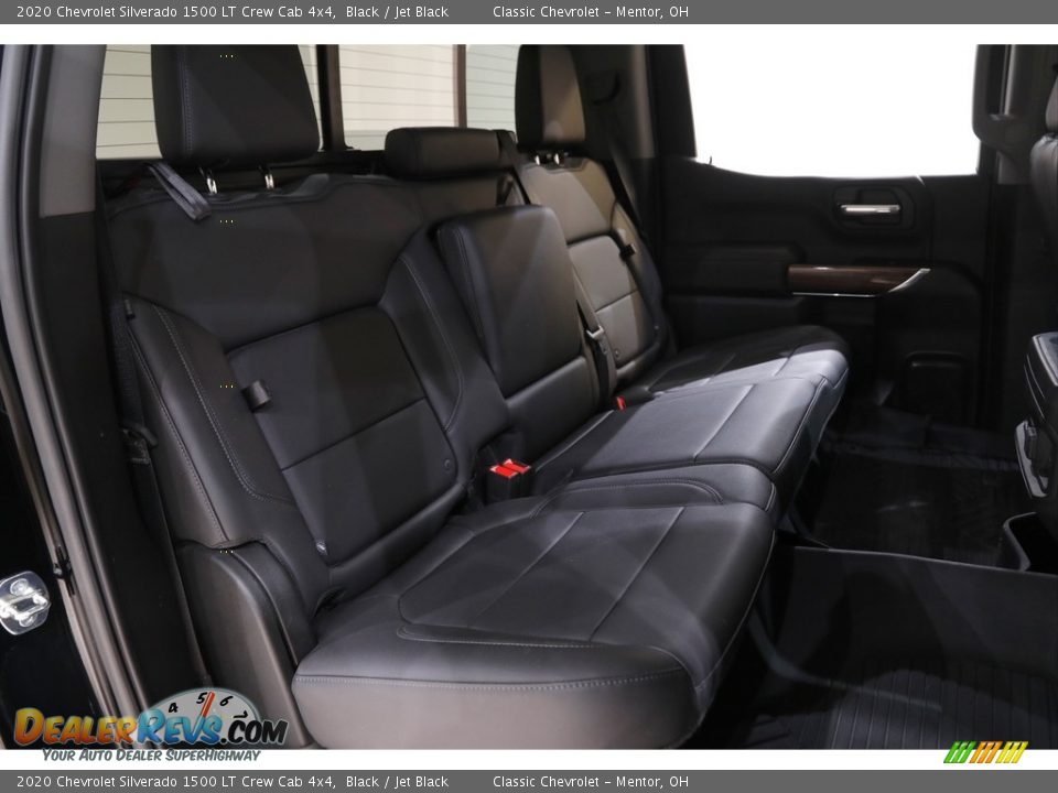 2020 Chevrolet Silverado 1500 LT Crew Cab 4x4 Black / Jet Black Photo #16