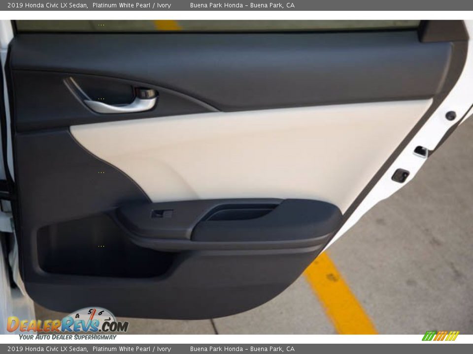 2019 Honda Civic LX Sedan Platinum White Pearl / Ivory Photo #32