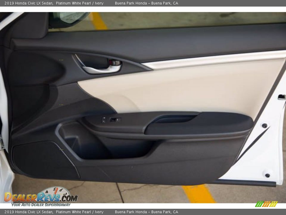 2019 Honda Civic LX Sedan Platinum White Pearl / Ivory Photo #33