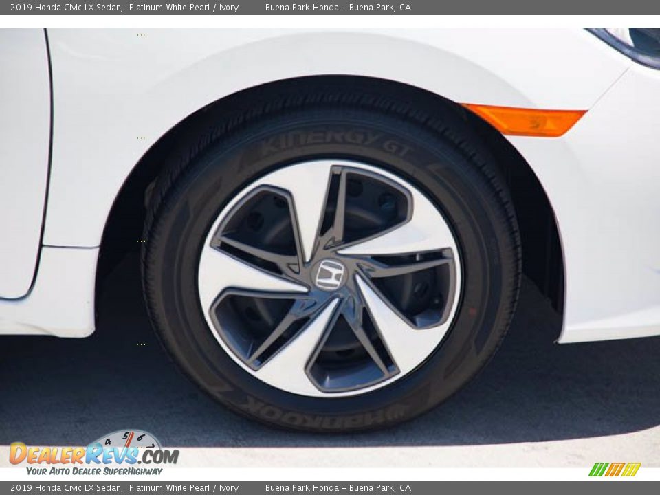2019 Honda Civic LX Sedan Platinum White Pearl / Ivory Photo #36