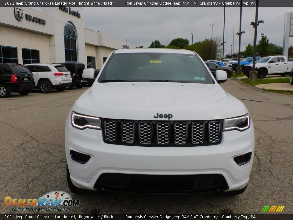 2021 Jeep Grand Cherokee Laredo 4x4 Bright White / Black Photo #2