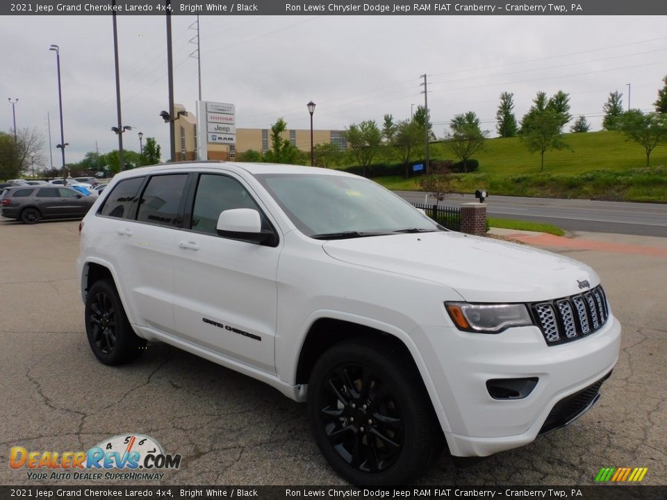 2021 Jeep Grand Cherokee Laredo 4x4 Bright White / Black Photo #3