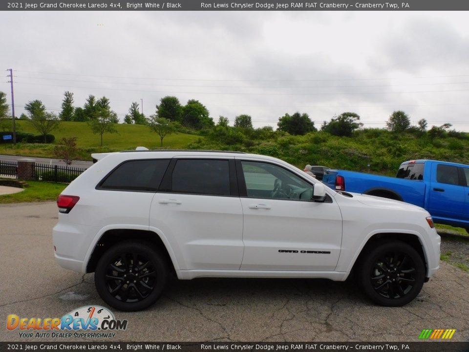 2021 Jeep Grand Cherokee Laredo 4x4 Bright White / Black Photo #4