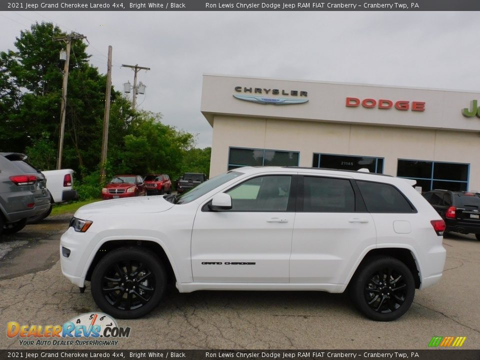 2021 Jeep Grand Cherokee Laredo 4x4 Bright White / Black Photo #9