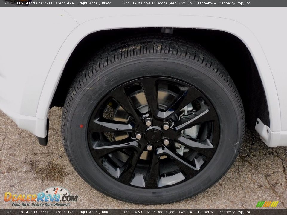 2021 Jeep Grand Cherokee Laredo 4x4 Bright White / Black Photo #10