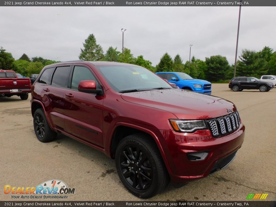 2021 Jeep Grand Cherokee Laredo 4x4 Velvet Red Pearl / Black Photo #3