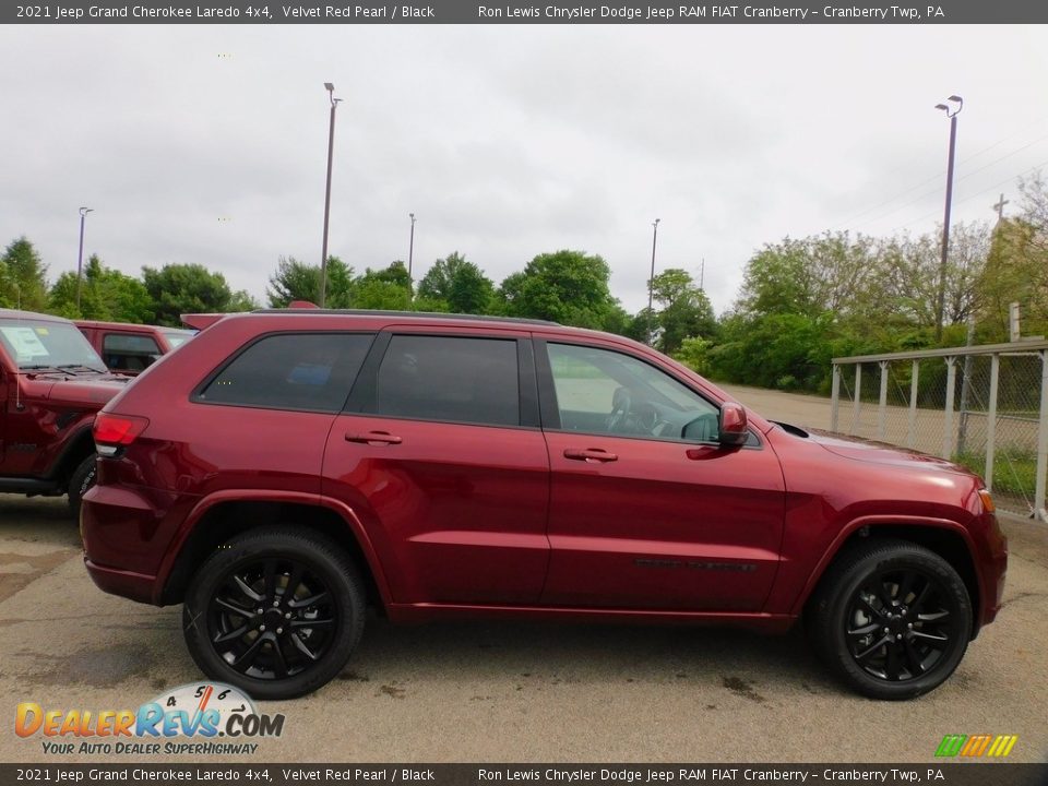 2021 Jeep Grand Cherokee Laredo 4x4 Velvet Red Pearl / Black Photo #4