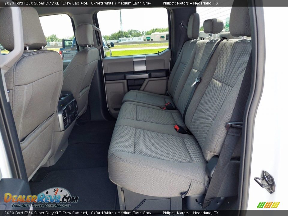 2020 Ford F250 Super Duty XLT Crew Cab 4x4 Oxford White / Medium Earth Gray Photo #6