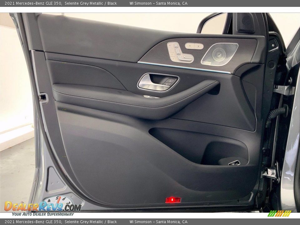 Door Panel of 2021 Mercedes-Benz GLE 350 Photo #26