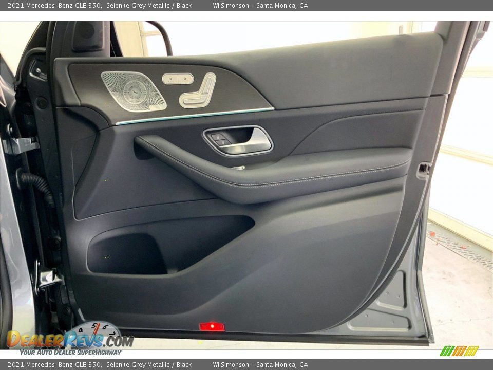 Door Panel of 2021 Mercedes-Benz GLE 350 Photo #27