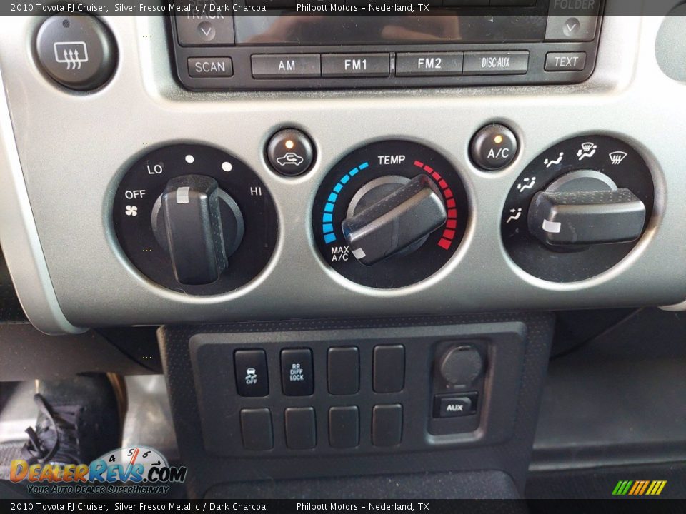 2010 Toyota FJ Cruiser Silver Fresco Metallic / Dark Charcoal Photo #18