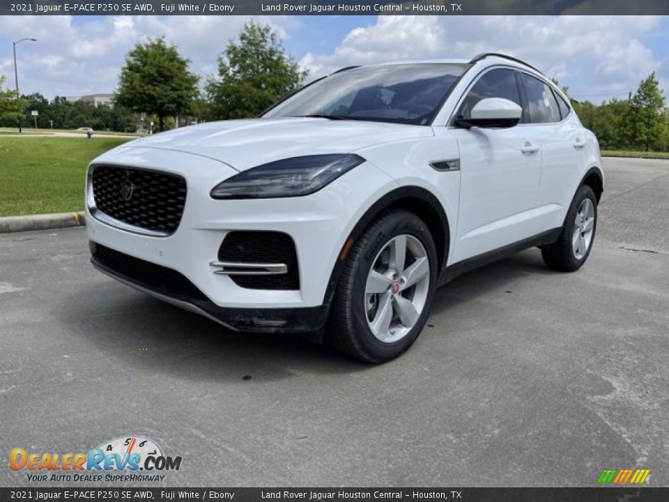 Front 3/4 View of 2021 Jaguar E-PACE P250 SE AWD Photo #1