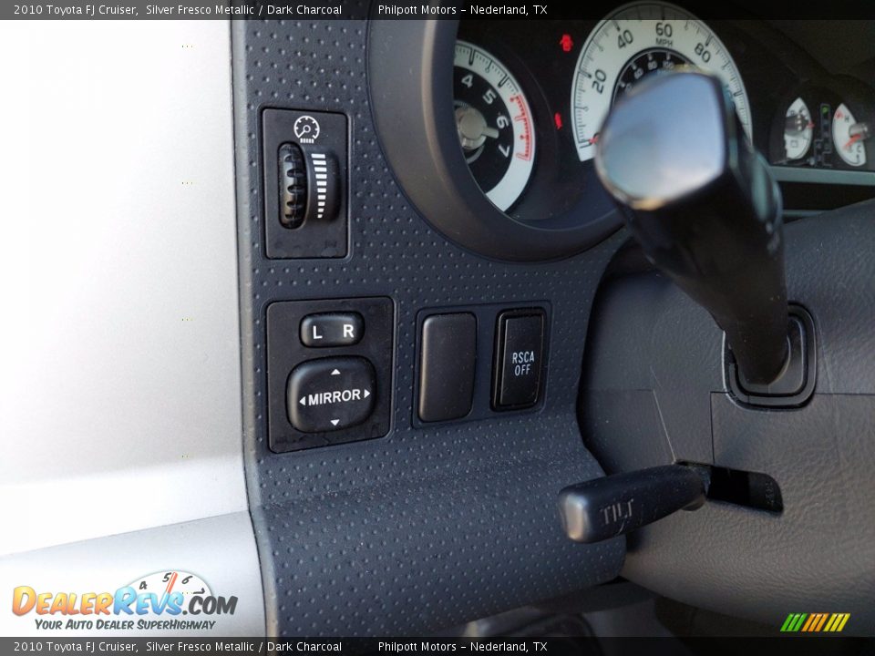 2010 Toyota FJ Cruiser Silver Fresco Metallic / Dark Charcoal Photo #25