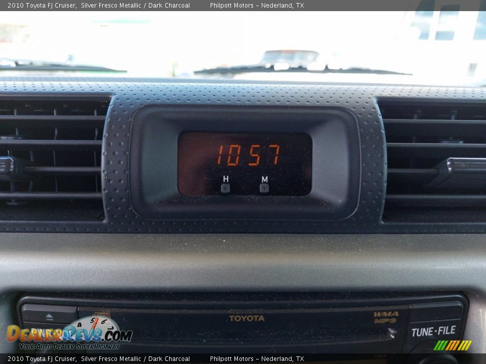 2010 Toyota FJ Cruiser Silver Fresco Metallic / Dark Charcoal Photo #27