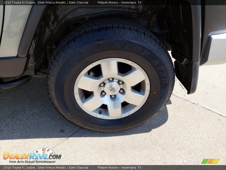 2010 Toyota FJ Cruiser Silver Fresco Metallic / Dark Charcoal Photo #28