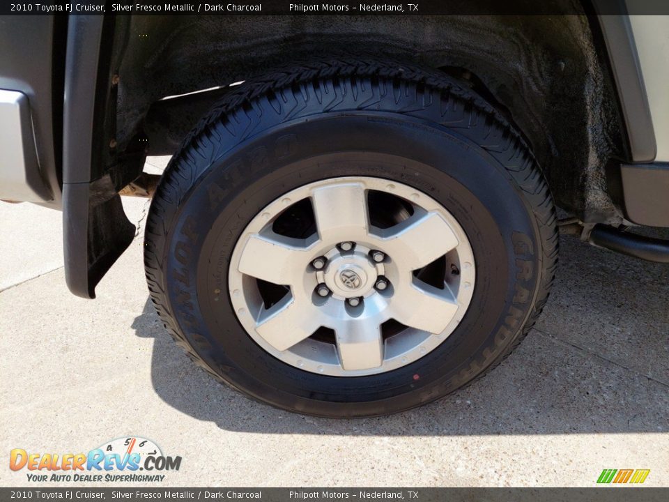 2010 Toyota FJ Cruiser Silver Fresco Metallic / Dark Charcoal Photo #29