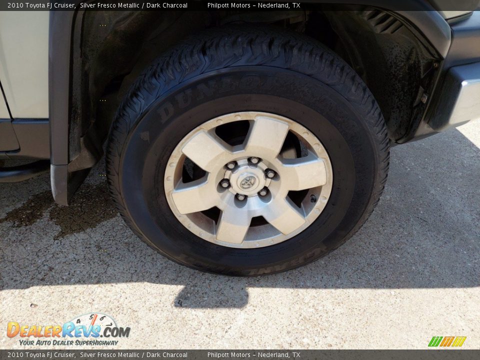 2010 Toyota FJ Cruiser Silver Fresco Metallic / Dark Charcoal Photo #30