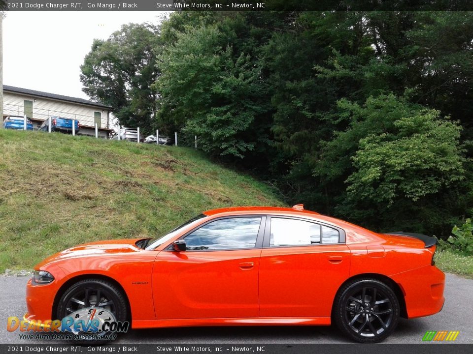 Go Mango 2021 Dodge Charger R/T Photo #1