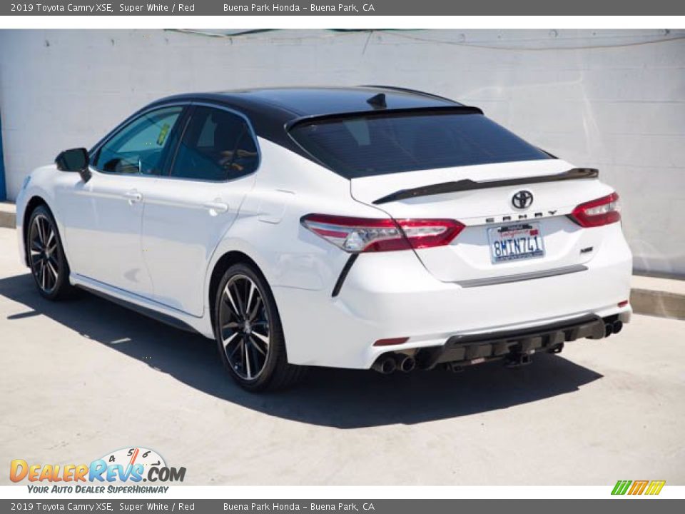 2019 Toyota Camry XSE Super White / Red Photo #2