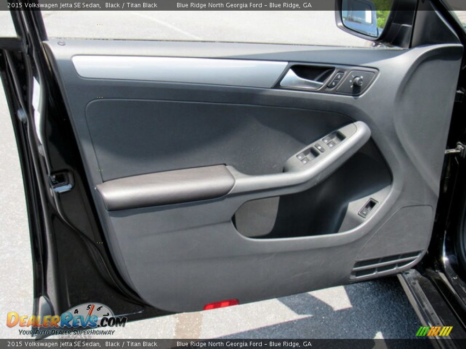 Door Panel of 2015 Volkswagen Jetta SE Sedan Photo #10