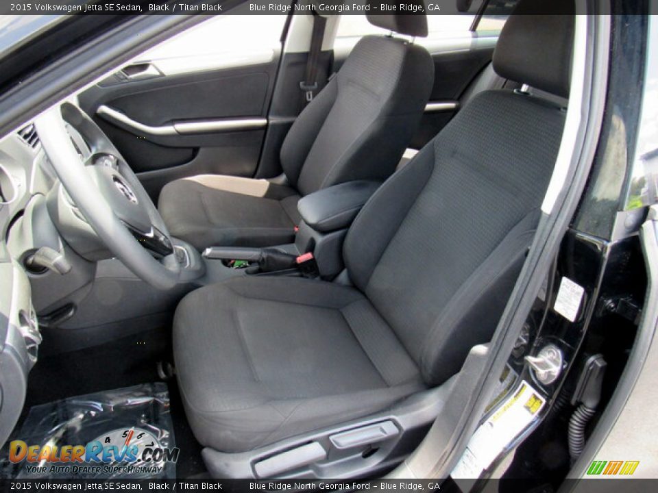 Front Seat of 2015 Volkswagen Jetta SE Sedan Photo #11