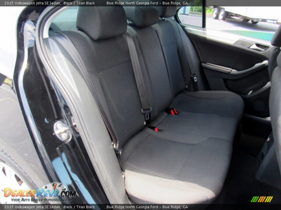 Rear Seat of 2015 Volkswagen Jetta SE Sedan Photo #13