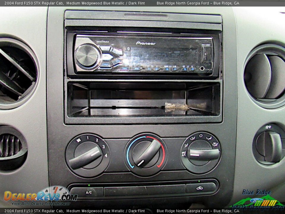 2004 Ford F150 STX Regular Cab Medium Wedgewood Blue Metallic / Dark Flint Photo #17