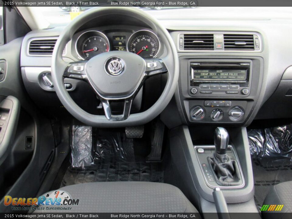 Controls of 2015 Volkswagen Jetta SE Sedan Photo #15