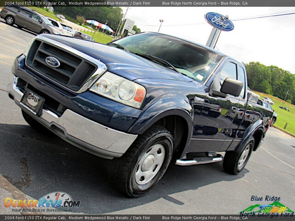 2004 Ford F150 STX Regular Cab Medium Wedgewood Blue Metallic / Dark Flint Photo #19