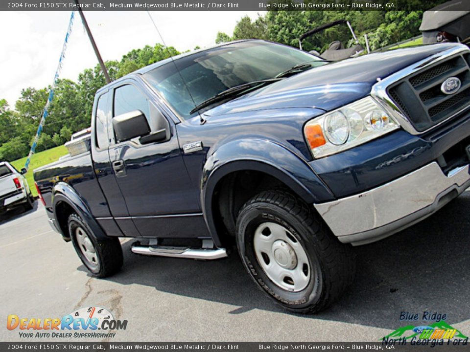 2004 Ford F150 STX Regular Cab Medium Wedgewood Blue Metallic / Dark Flint Photo #20