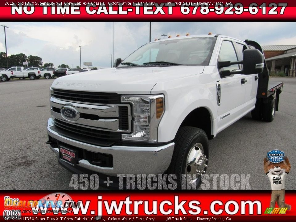 2019 Ford F350 Super Duty XLT Crew Cab 4x4 Chassis Oxford White / Earth Gray Photo #1