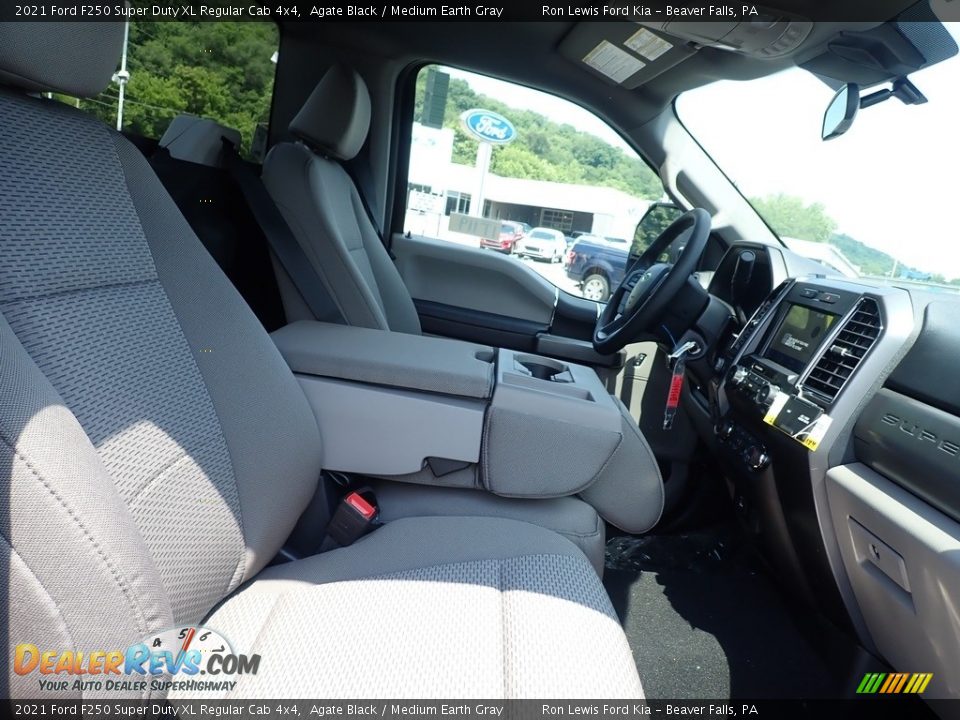 2021 Ford F250 Super Duty XL Regular Cab 4x4 Agate Black / Medium Earth Gray Photo #10